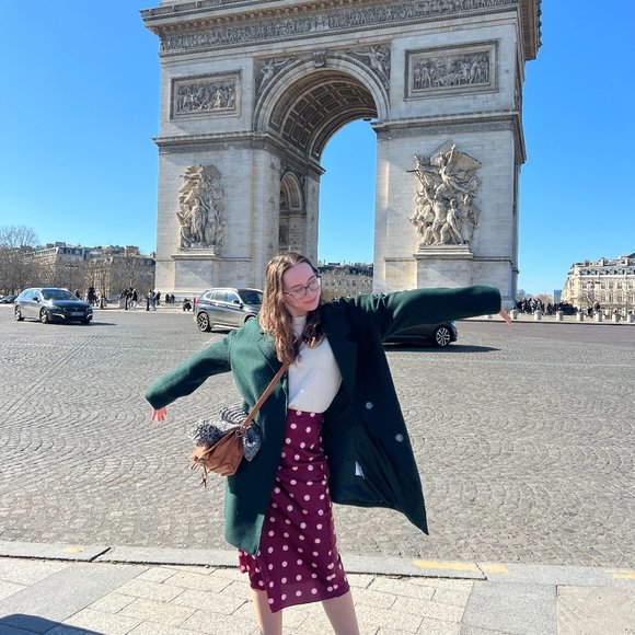 Meet your Posher, Tori - Picture 4 of 6